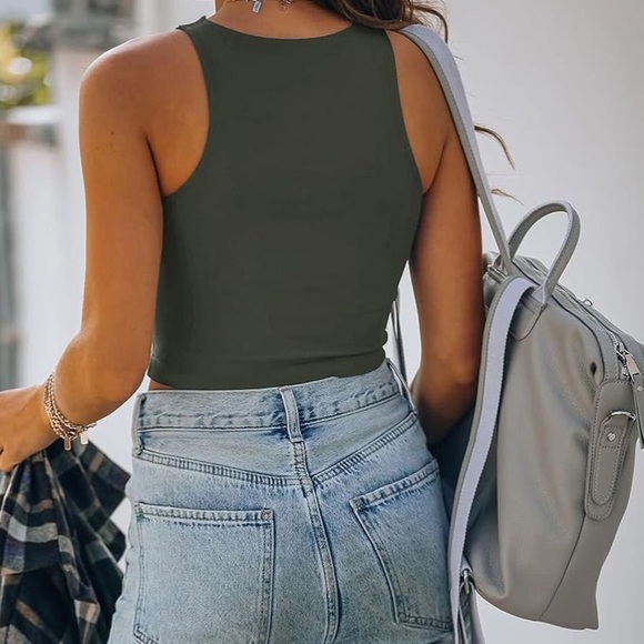 REORIA Women's Sleeveless Halter Neck Double Lined Casual Basic Tank Crop Tops - Picture 2 of 4